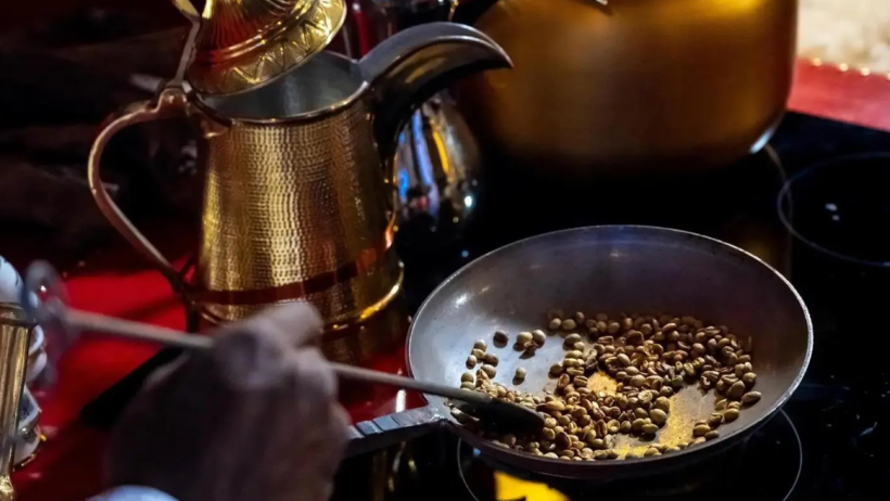 رمزية فناجين القهوة السعودية من واجب الضيافة إلى أقوى دلالة