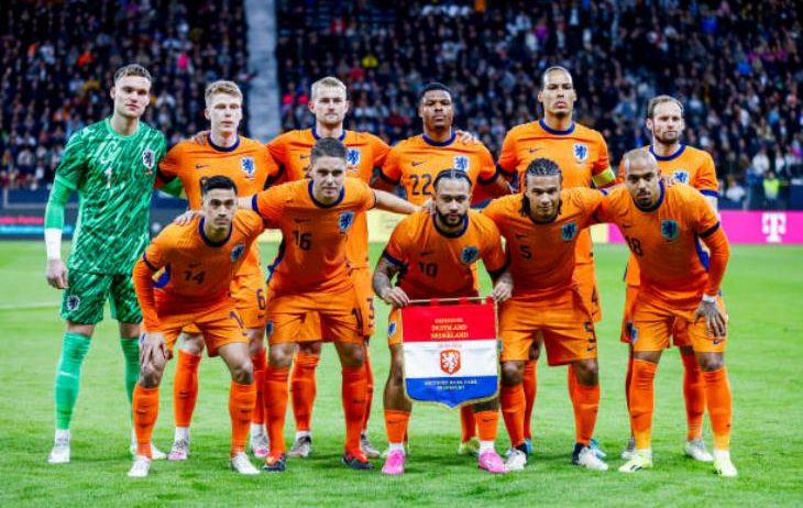 التشكيل الرسمي لقمة هولندا أمام رومانيا في يورو 2024