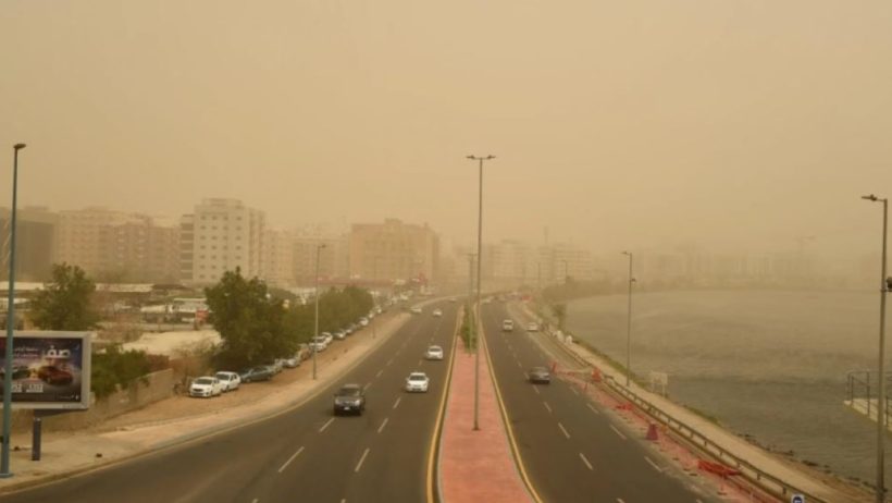 “الأرصاد”: أتربة مُثارة وتدنٍ في الرؤية على أجزاء من الرياض