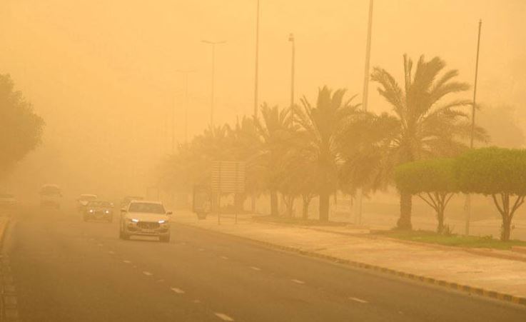 “الأرصاد”: أتربة مُثارة وشبه انعدام للرؤية على أجزاء من الرياض
